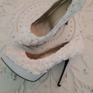 Stunning  High  Heels  white  Rose   Size  8